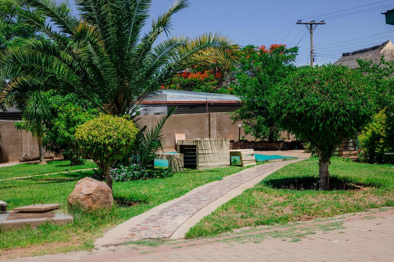 Birdville Bnb Guest House 가보로네 외부 사진