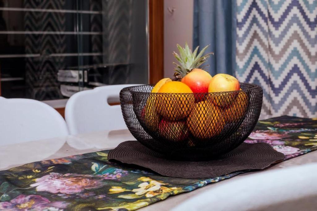 Birdville Bnb Guest House 가보로네 외부 사진