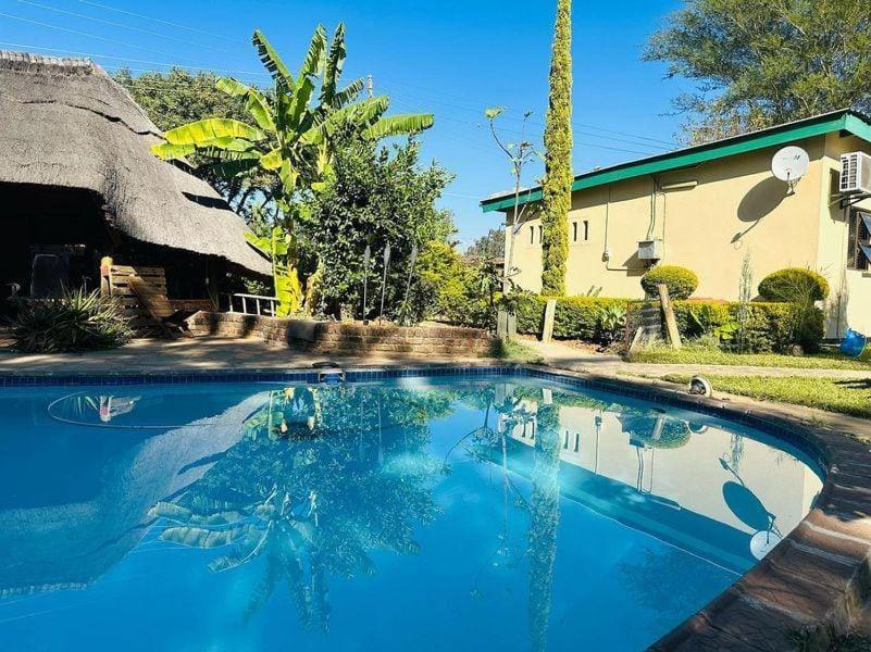 Birdville Bnb Guest House 가보로네 외부 사진
