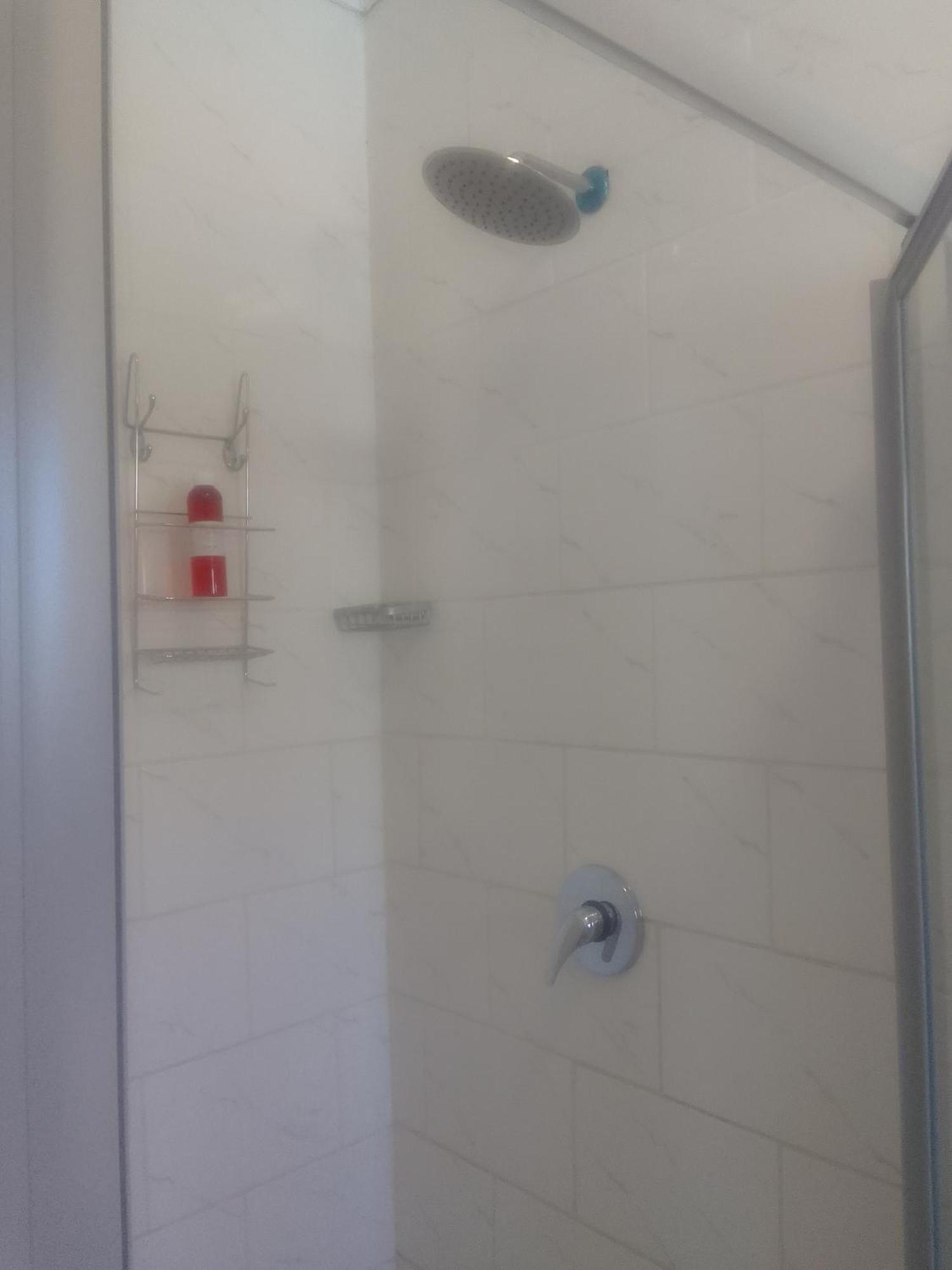Birdville Bnb Guest House 가보로네 외부 사진