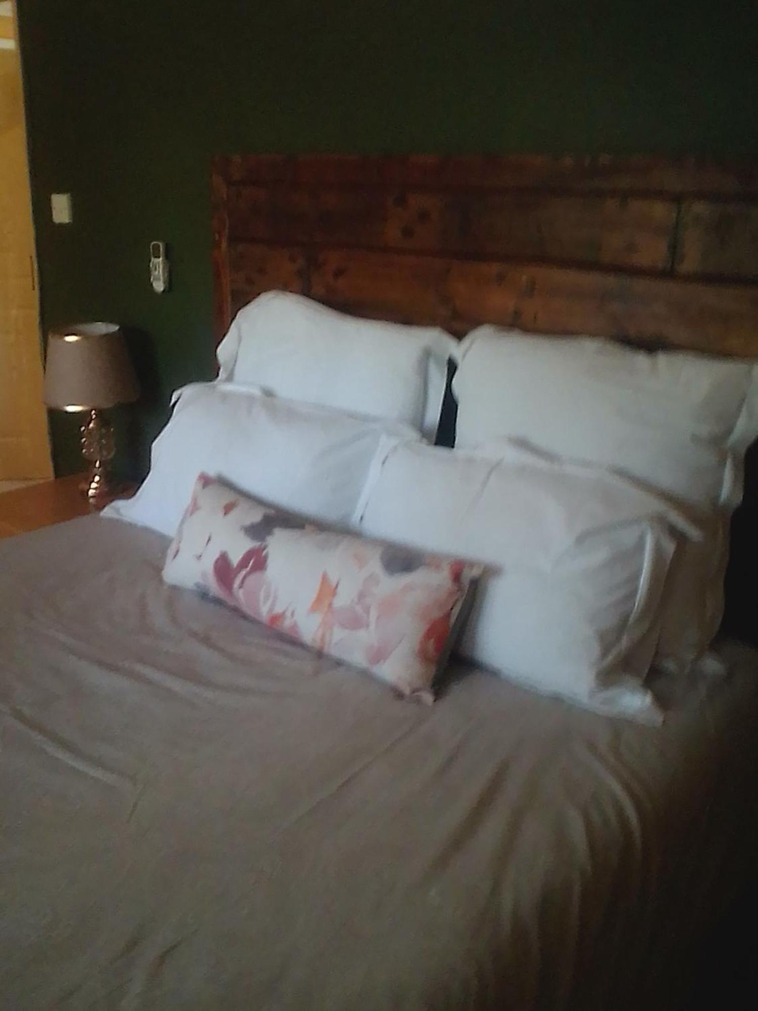 Birdville Bnb Guest House 가보로네 외부 사진