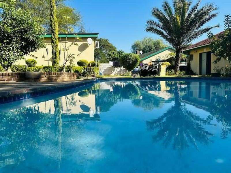 Birdville Bnb Guest House 가보로네 외부 사진