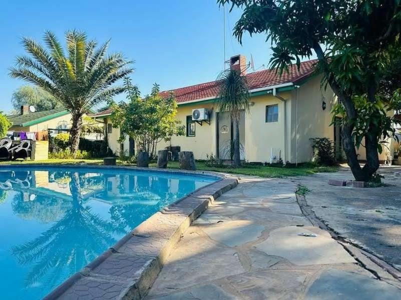 Birdville Bnb Guest House 가보로네 외부 사진